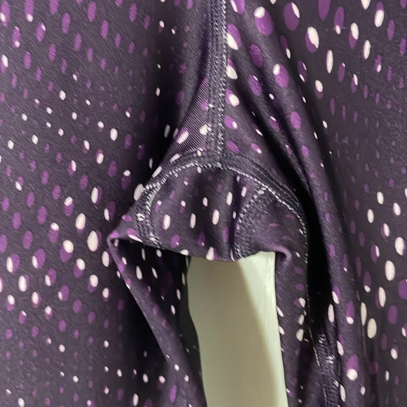 💰Under Armour HeatGear Compression Purple & White Pattern Crop Leggings Sz Small - Picture 5 of 6